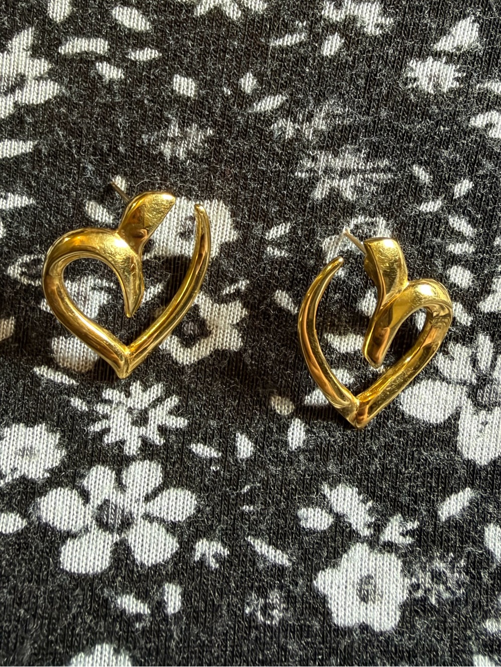Vintage golden heart earrings